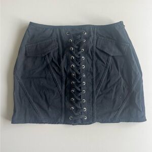 White fox black mini skirt